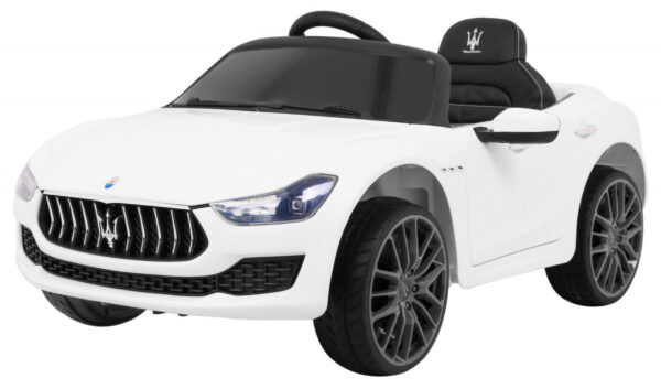 Naslovnica 47 Maserati Ghibli vozilo bijele boje