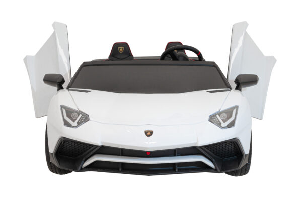 Vozilo Lamborghini Aventador SV Bijela