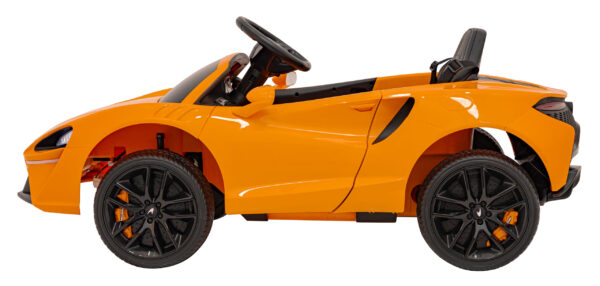 McLaren Artura vozilo narančaste boje