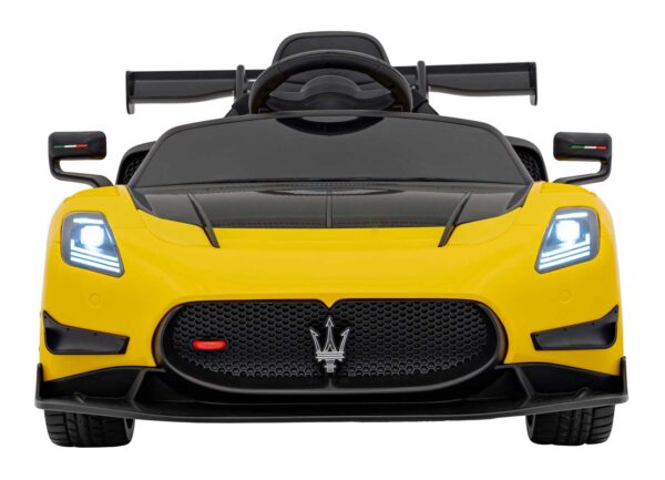 Maserati MC20 GT2 vozilo žuto