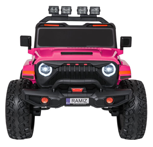 Ekstremno sportsko 4x4 vozilo promjenjive veličine, ružičasto