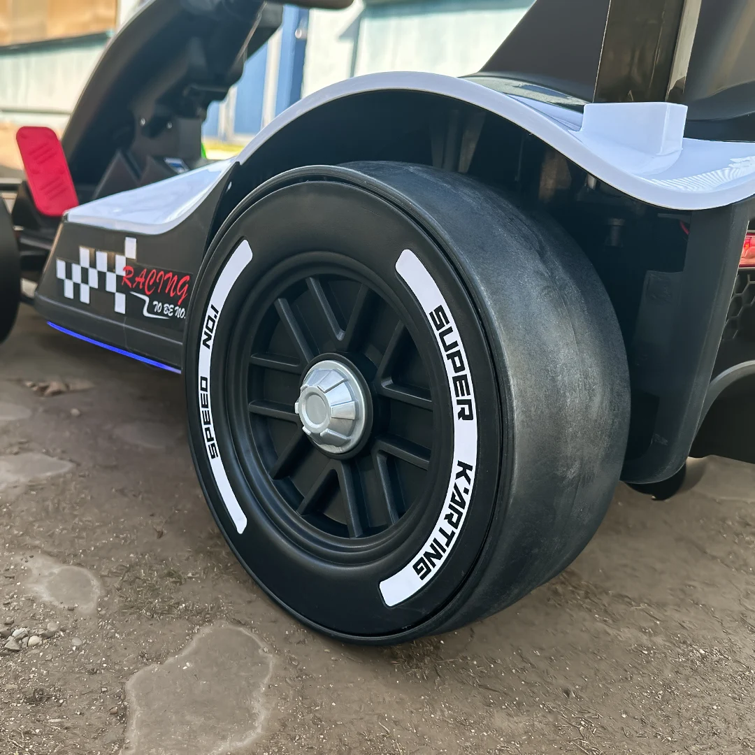 Električni karting za djecu, utrke F1, 3-11 godina, 90W, 12V, daljinski upravljač, bijela 3 Električni karting za djecu, utrke F1, 3-11 godina, 90W, 12V, daljinski upravljač, bijela - Slika 3