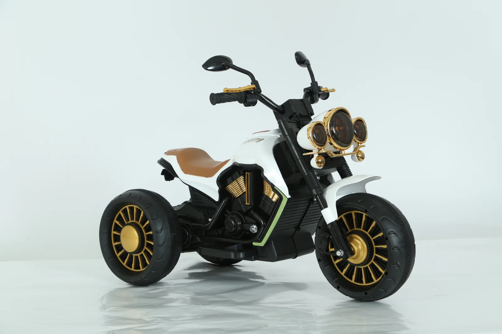 Jocker električni motocikl s 3 kotača, daljinski upravljač uključen, 70W, premium oprema, bijela 4 Jocker električni motocikl s 3 kotača, daljinski upravljač uključen, 70W, premium oprema, bijela - Slika 4