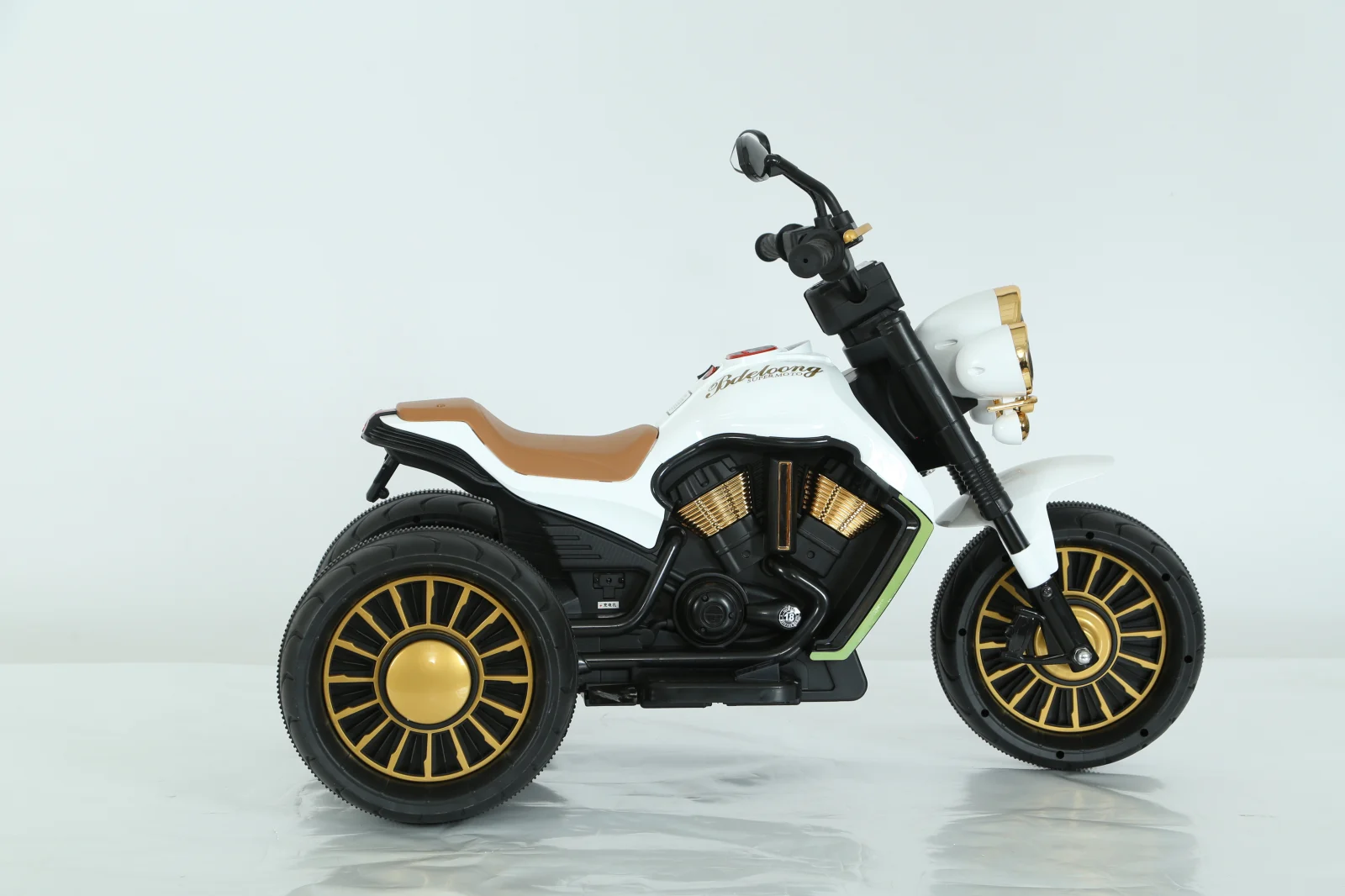Jocker električni motocikl s 3 kotača, daljinski upravljač uključen, 70W, premium oprema, bijela 5 Jocker električni motocikl s 3 kotača, daljinski upravljač uključen, 70W, premium oprema, bijela - Slika 5
