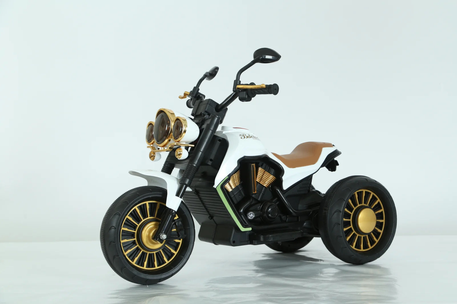 Jocker električni motocikl s 3 kotača, daljinski upravljač uključen, 70W, premium oprema, bijela 2 Jocker električni motocikl s 3 kotača, daljinski upravljač uključen, 70W, premium oprema, bijela - Slika 2