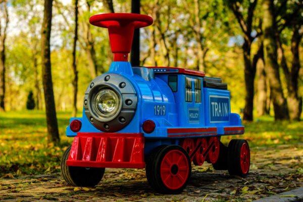 Naslovnica 37 Električni vlakić SX1919 za 2 djece, uklonjiva baterija 12V, 90W, mekani kotači, glazbeni player, plava boja